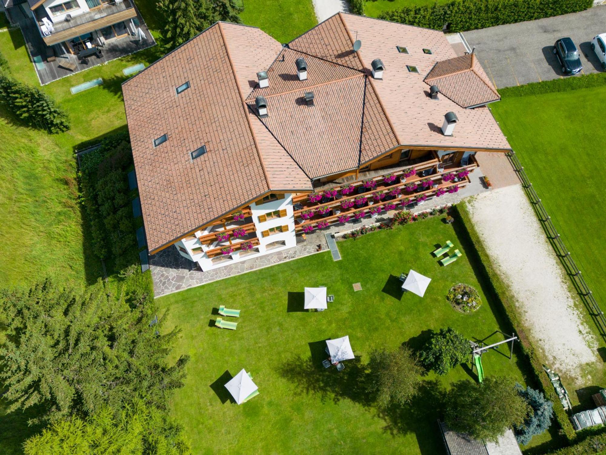 Hotel Jagdhof Selva di Val Gardena Exterior photo