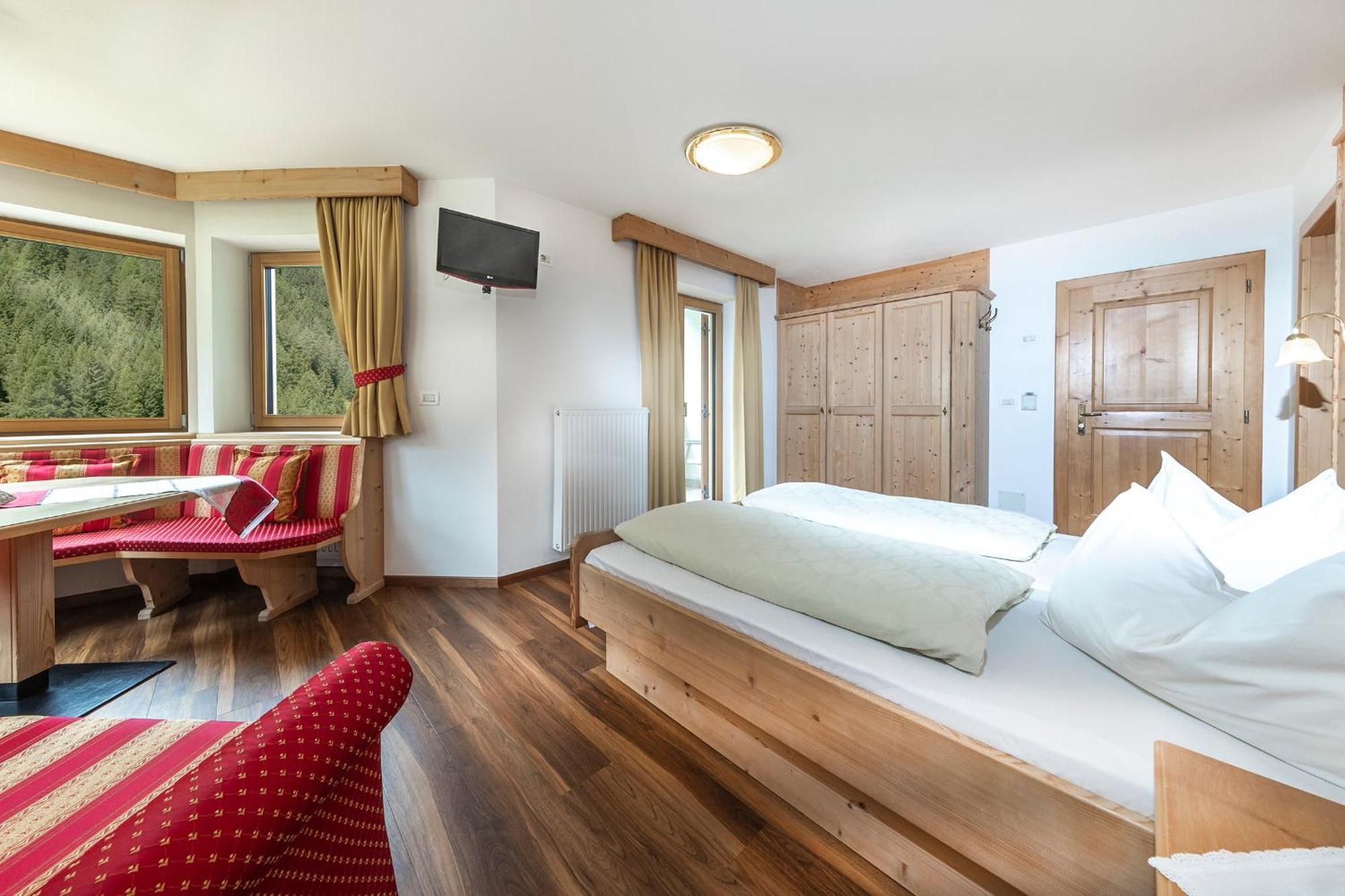 Hotel Jagdhof Selva di Val Gardena Exterior photo